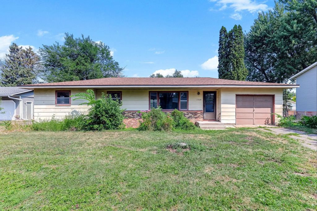 1334 21st Street W, Hastings
