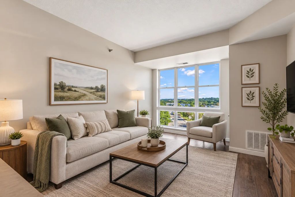 2650 University Avenue W 523, Saint Paul
