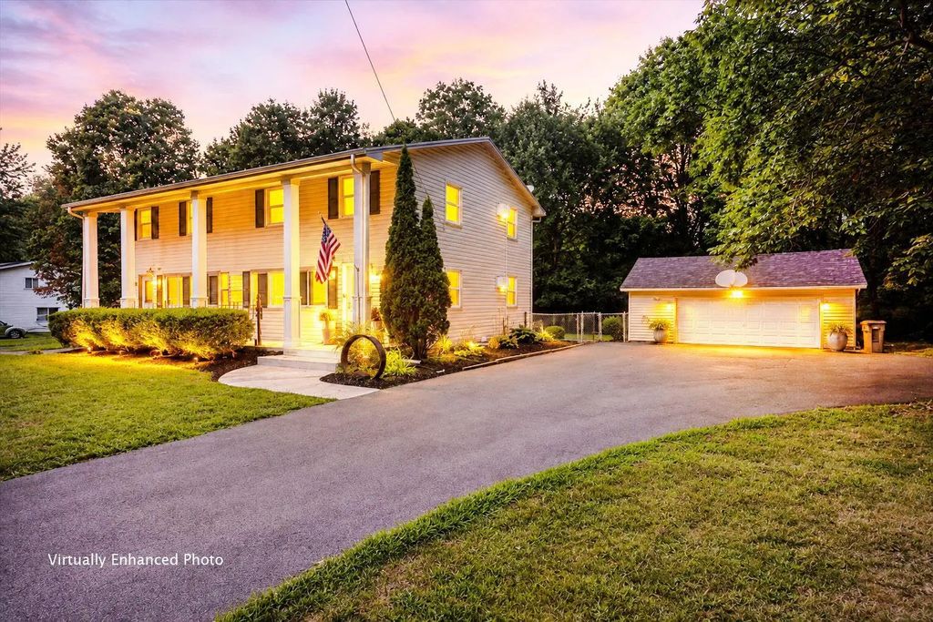 25640 Wild Rose Lane, Shorewood