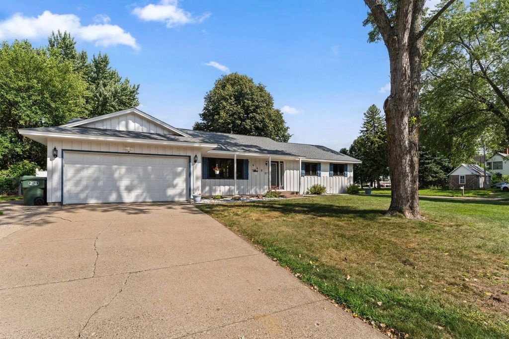 14490 Gannon Way, Apple Valley