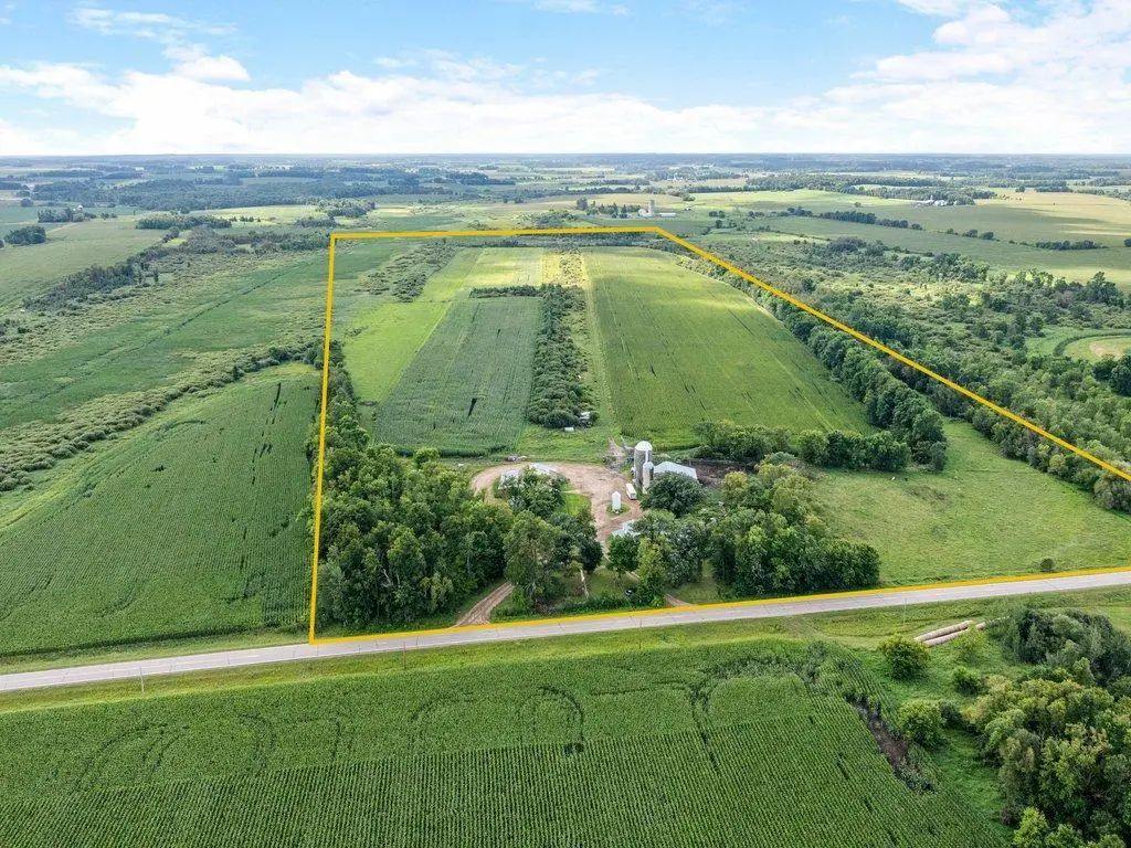 13727 County Road 32, Bertha