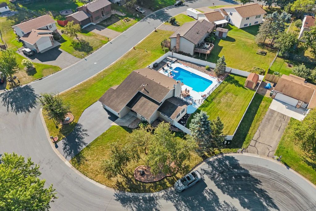 4717 Covington Circle, Eagan