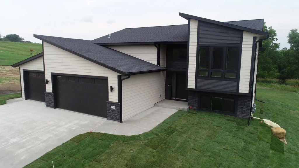 3503 Stonehedge Drive Ne, Rochester