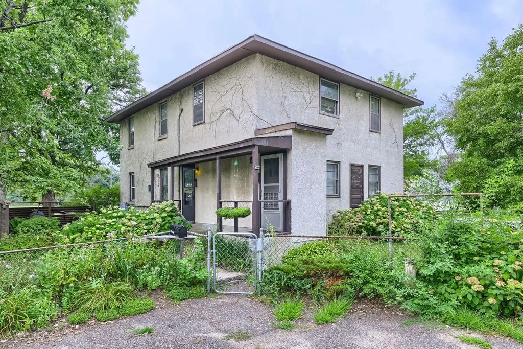 6520 Brooklyn Boulevard, Brooklyn Center