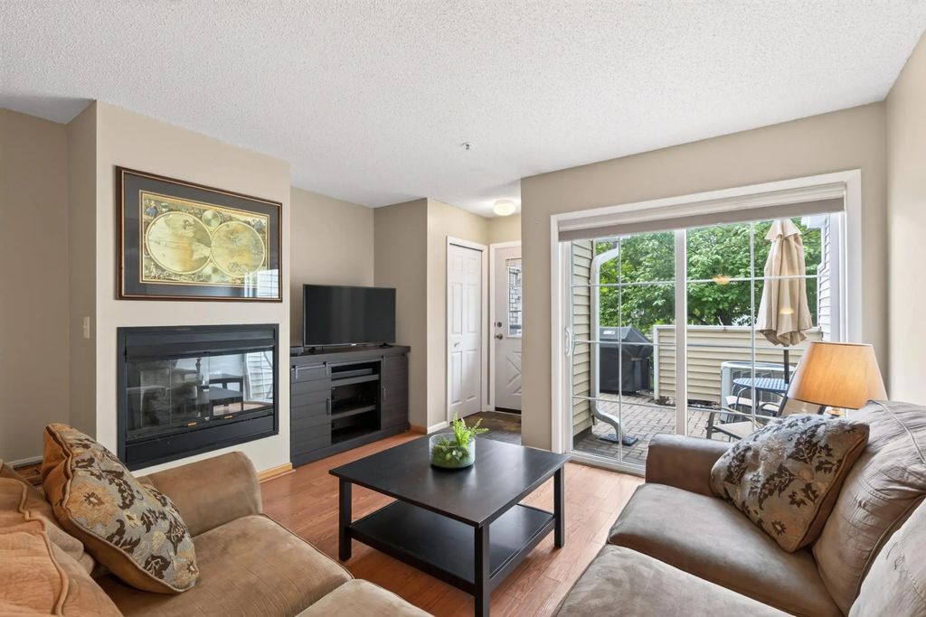 2210 Ranchview Lane N 127, Plymouth
