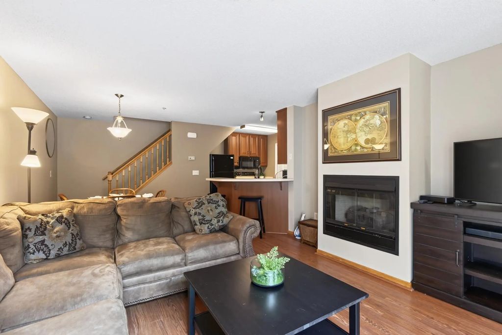 2210 Ranchview Lane N 127, Plymouth