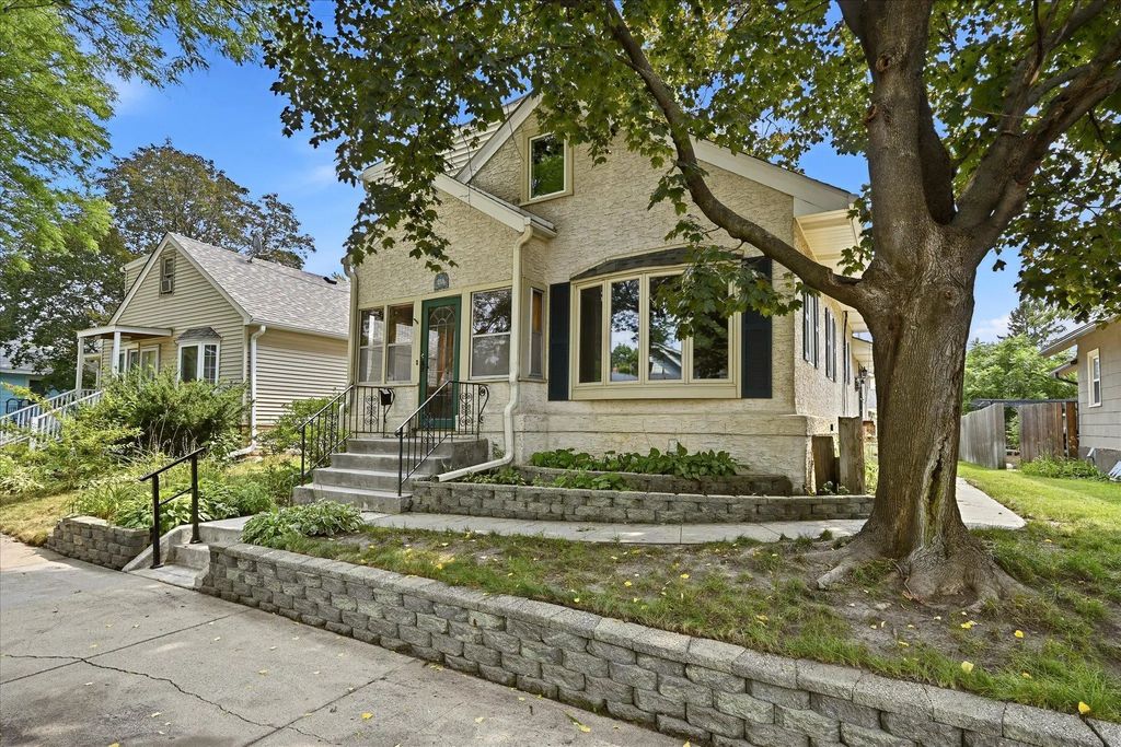 1918 Clear Avenue, Saint Paul