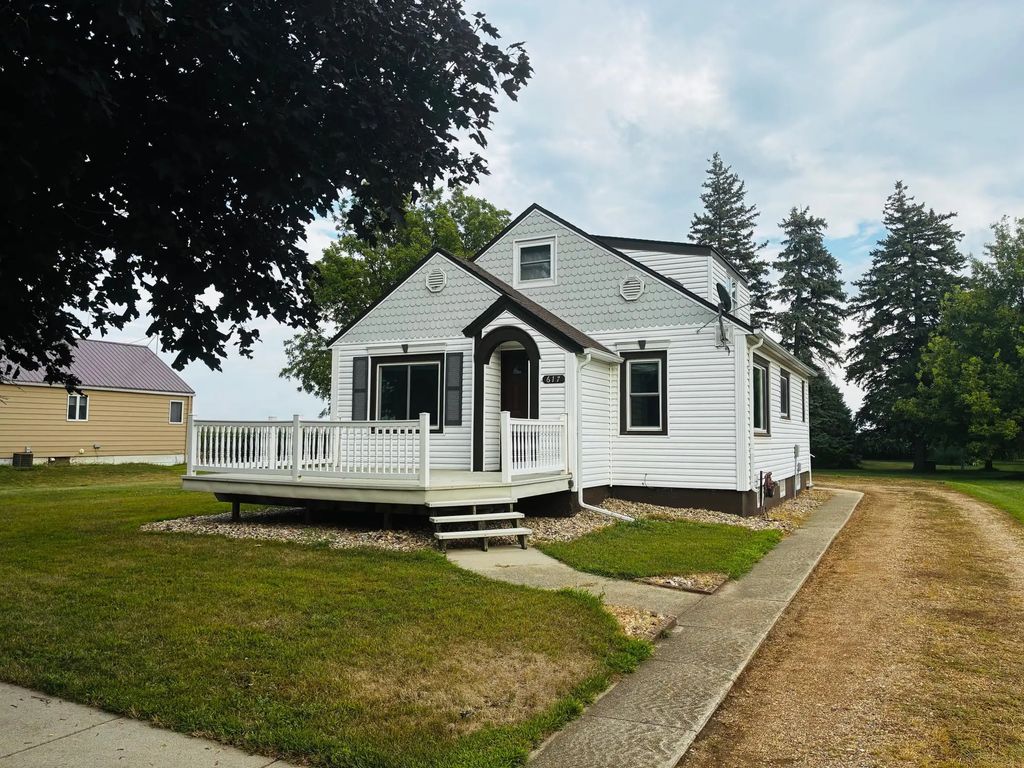 617 3rd Avenue, Brewster