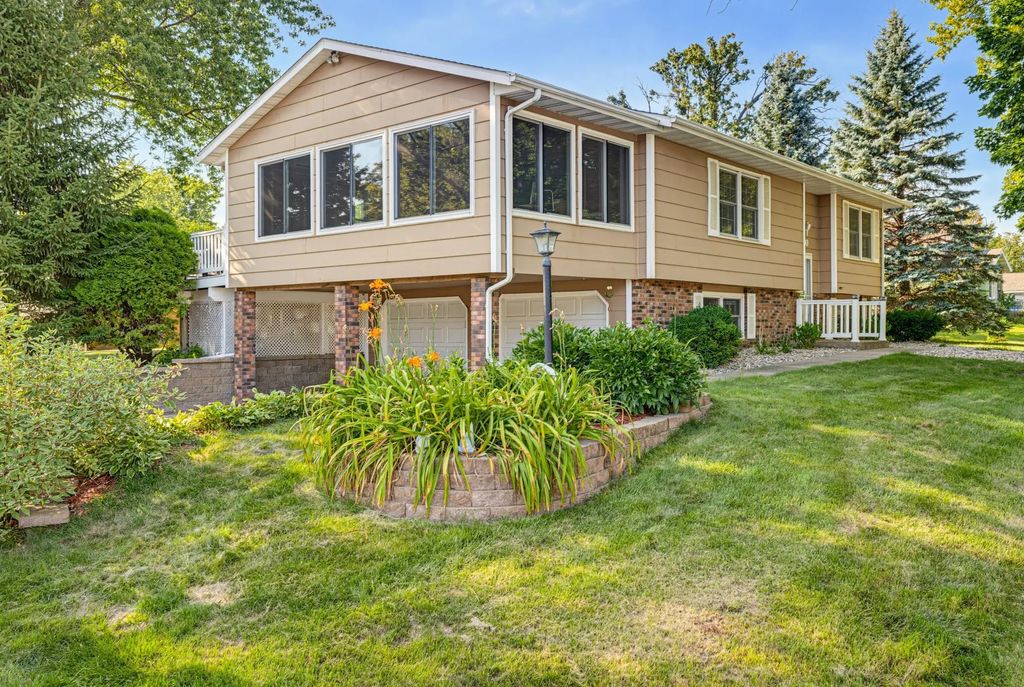 430 Lynn Road Sw, Hutchinson