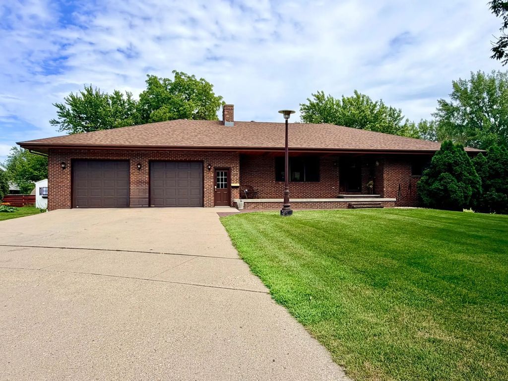 1604 Birchwood Place, Worthington
