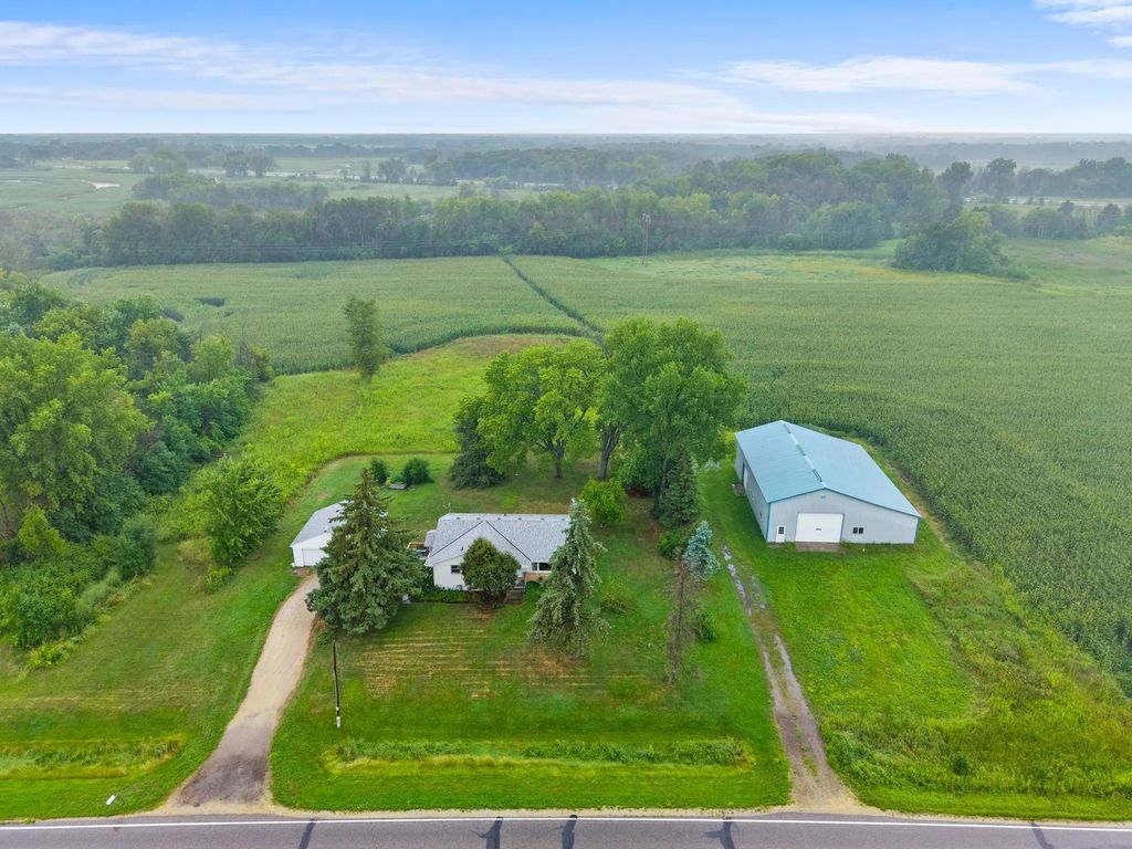 8225 20th Avenue, Lino Lakes