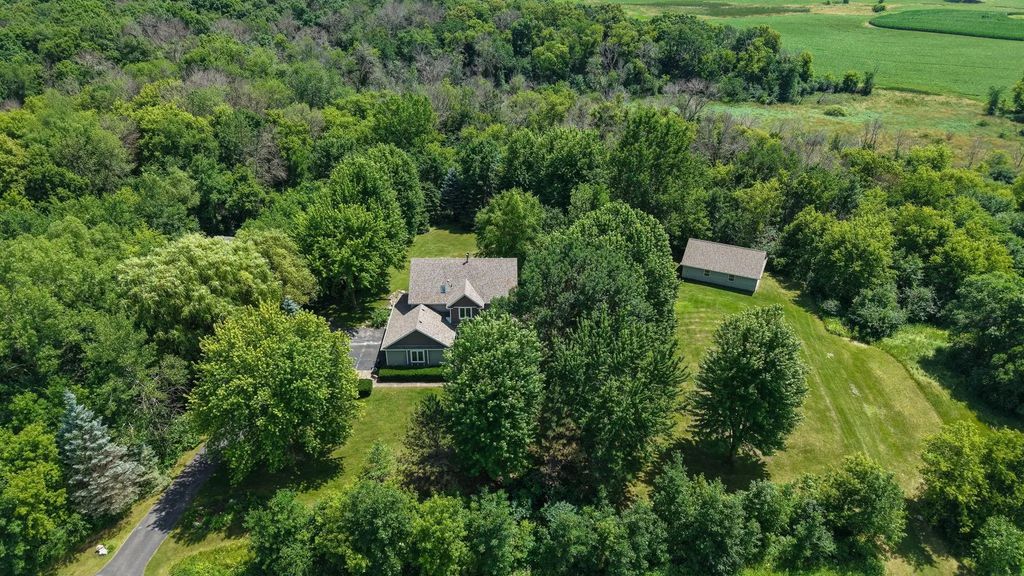 4749 S Lake Sarah Drive, Independence