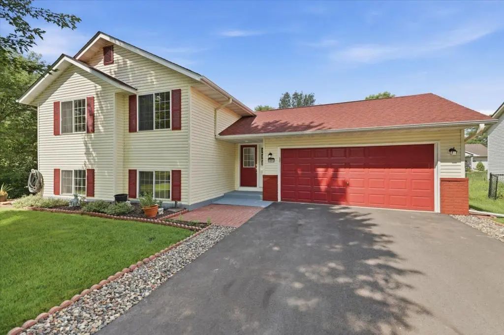 4894 190th Street W, Farmington