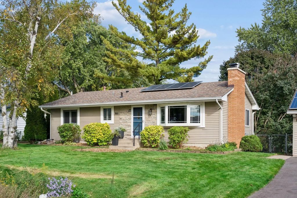 7611 Kiowa Avenue, Chanhassen