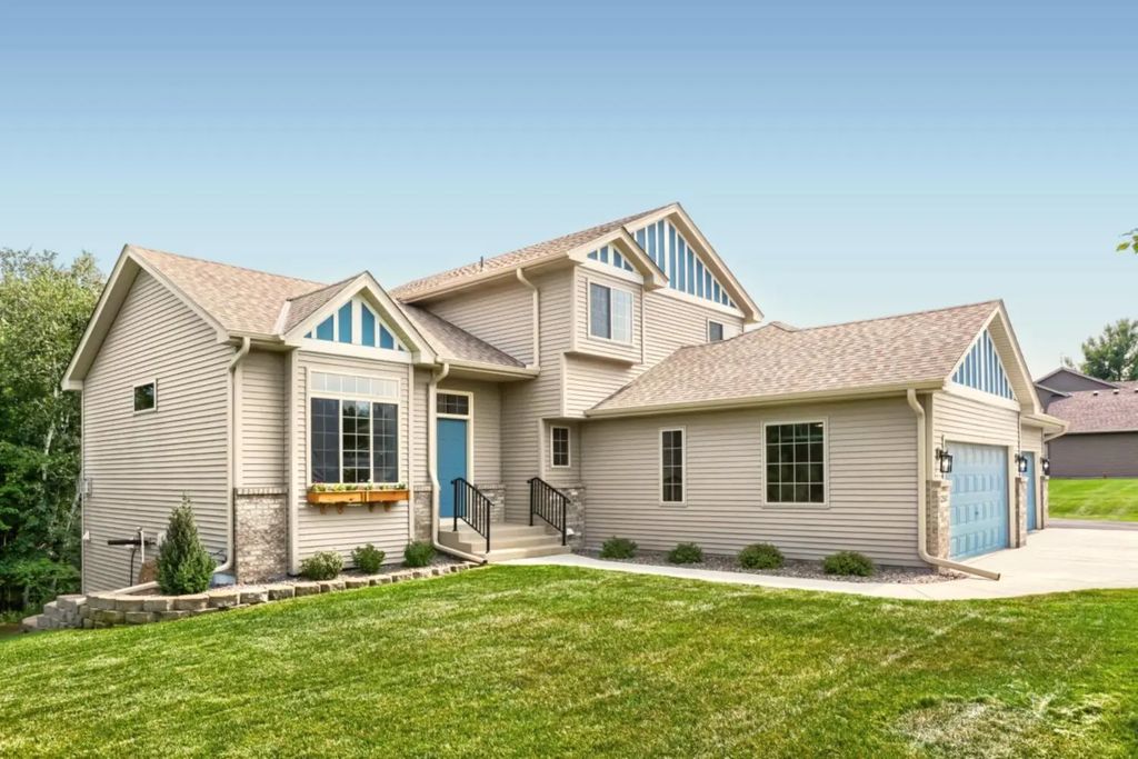 22541 Monroe Street Ne, East Bethel