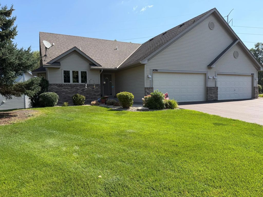 14361 Hummingbird Street Nw, Andover