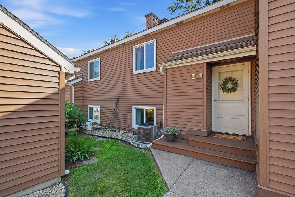 2313 Territorial Road, Saint Paul
