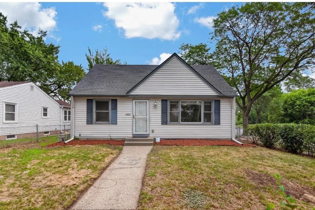 4900 Thomas Avenue N, Minneapolis