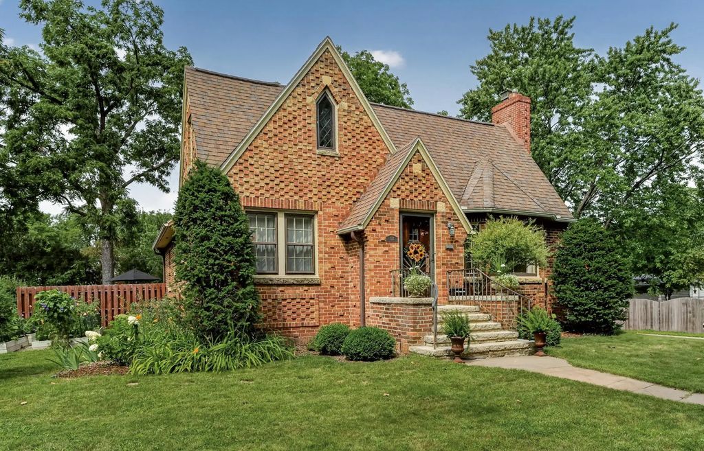317 15th Avenue Sw, Rochester