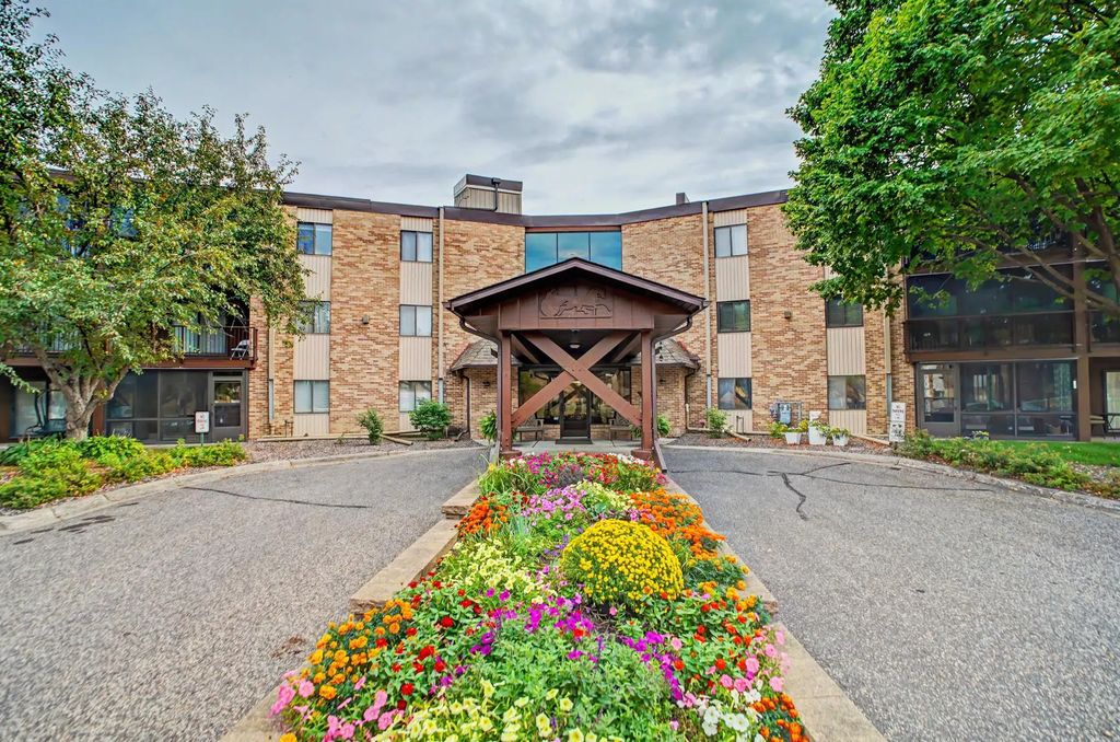 2680 Oxford Street N 145, Roseville