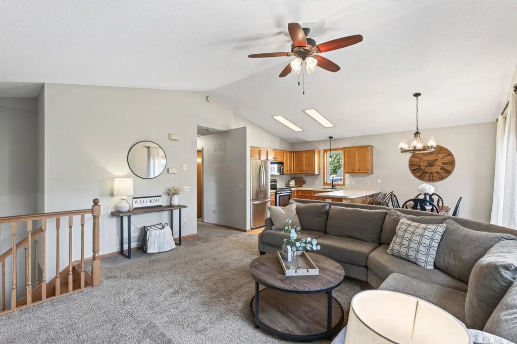 6877 174th Street W, Farmington