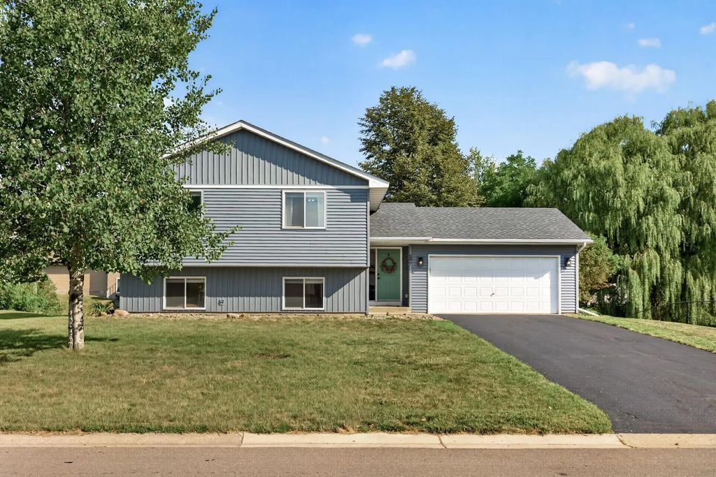 6877 174th Street W, Farmington