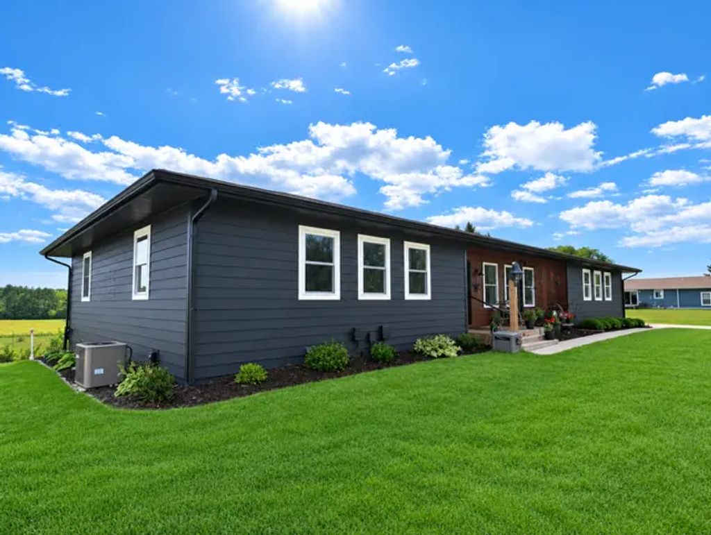 7143 Sunset Strip Nw, Alexandria