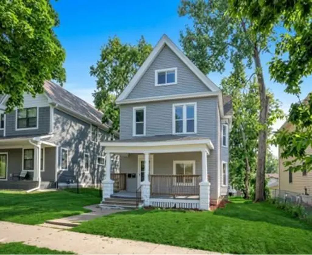 2124 Fremont Avenue N, Minneapolis