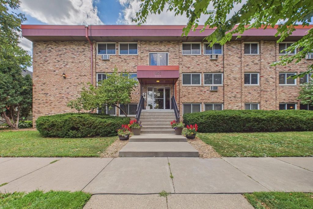 2630 Pleasant Avenue 205, Minneapolis