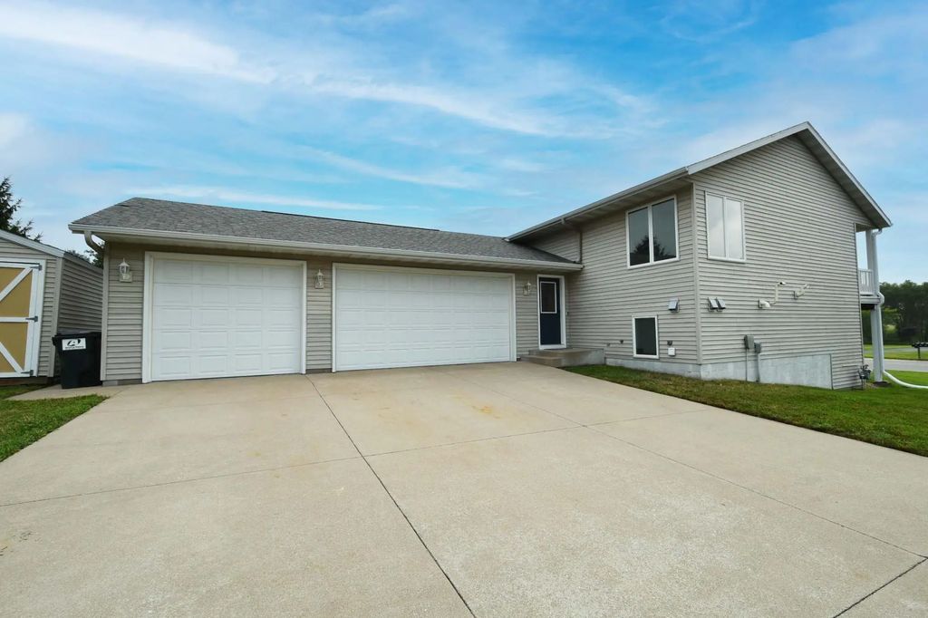 101 6th Avenue Ne, Elgin