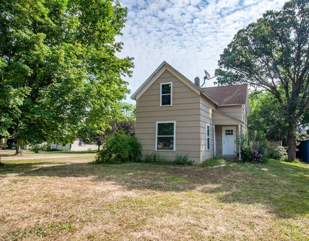 614 Springen Avenue, Fergus Falls