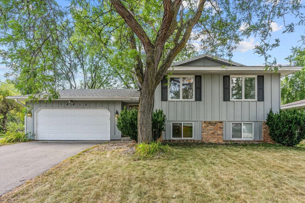 16515 Frazer Way W, Rosemount