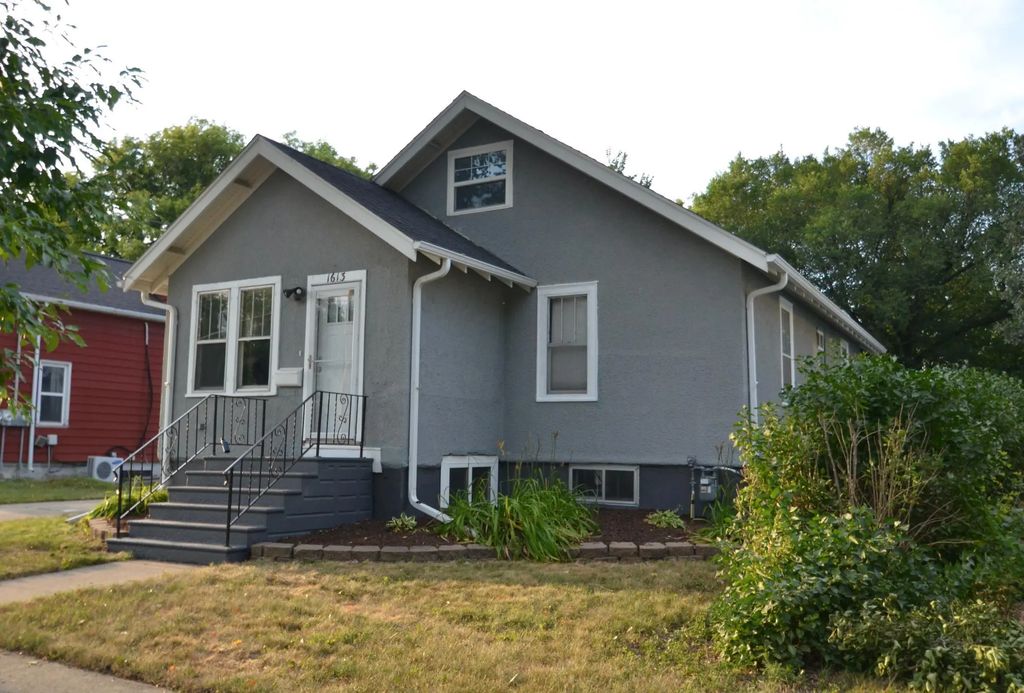 1613 2nd Avenue S, Fargo