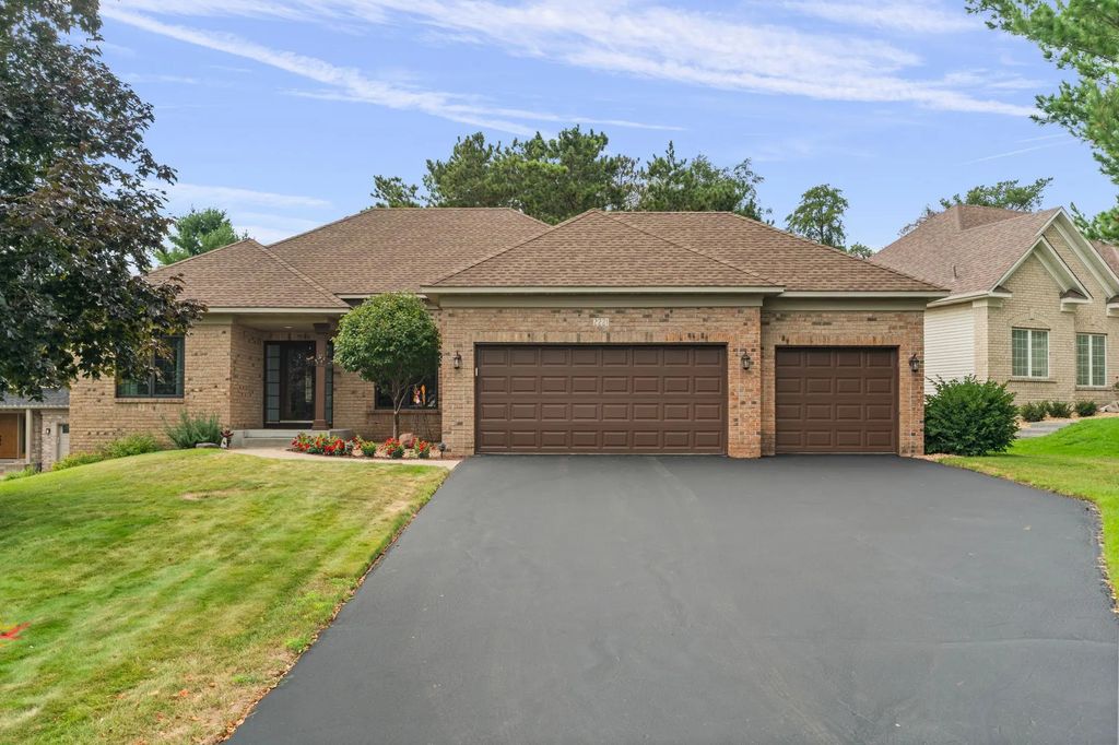 2221 White Pine Court, Hudson