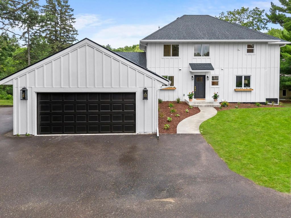 6667 Moorland Drive, Eden Prairie