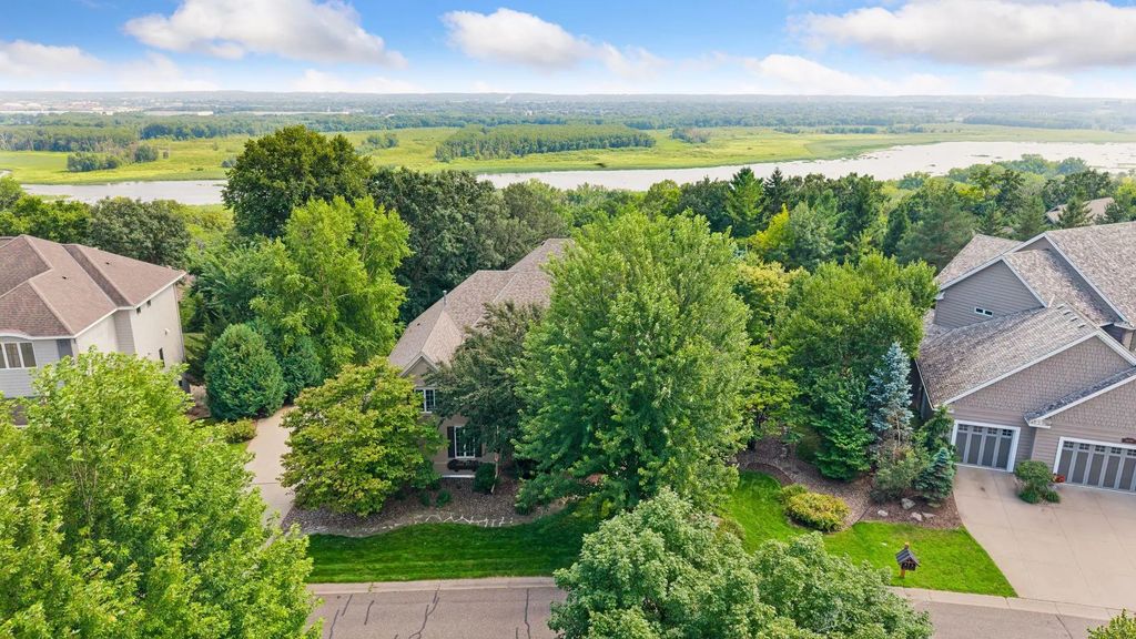 18221 Overland Trail, Eden Prairie