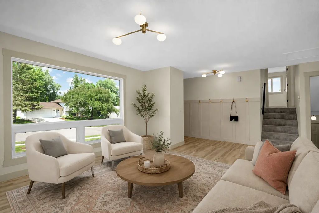 8090 159th Street W, Apple Valley