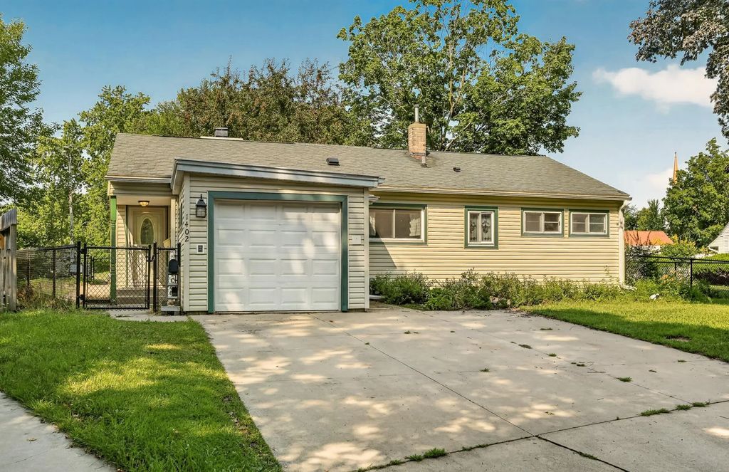 1402 Damon Court Se, Rochester