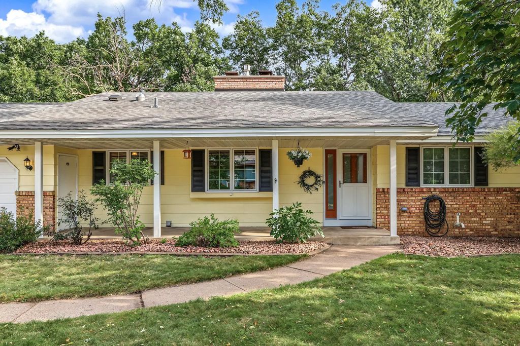 2325 Argonne Drive Ne, Columbia Heights