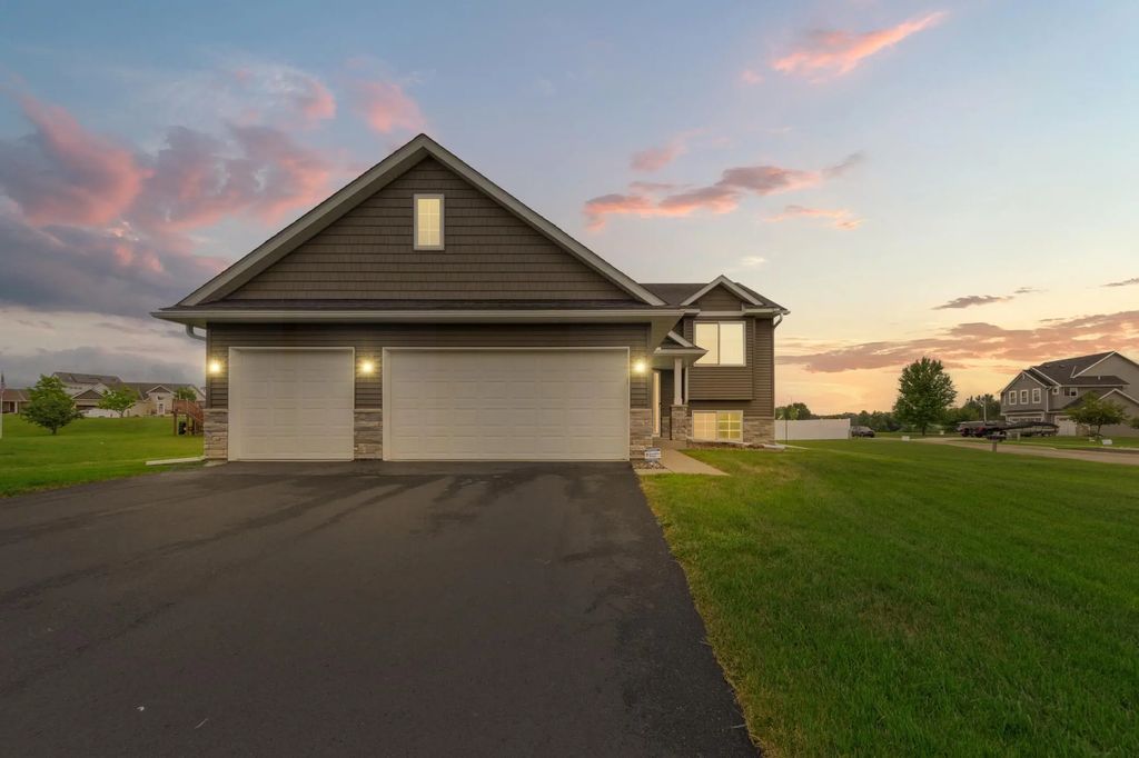 2401 Foxtail Lane, Faribault