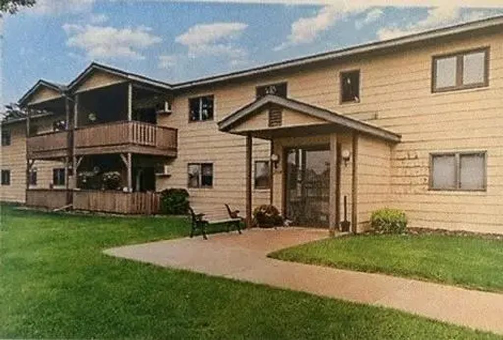 2114 Village Drive 125, Red Wing