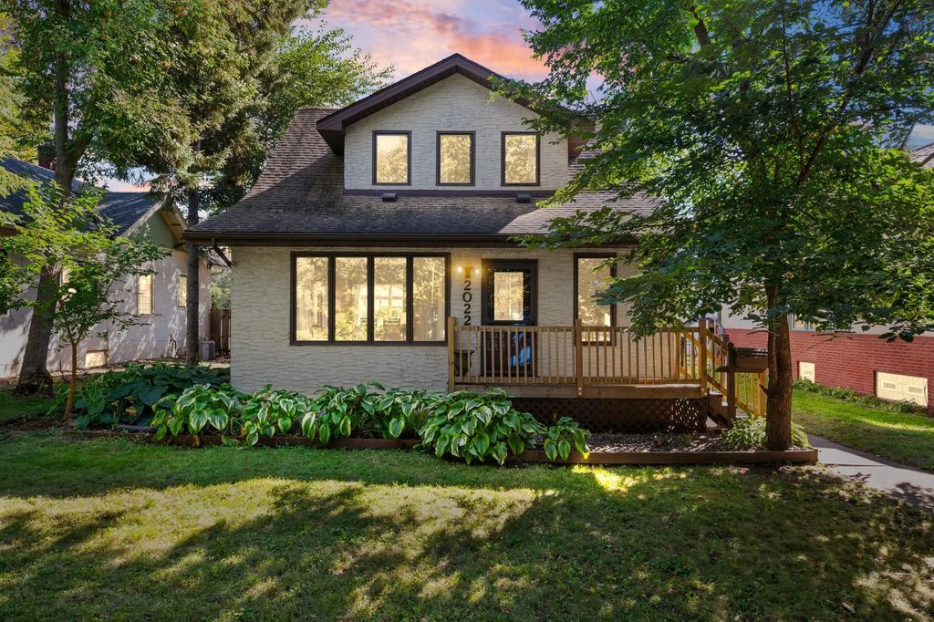 2022 22nd Avenue Ne, Minneapolis