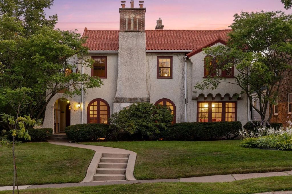 401 W Minnehaha Parkway, Minneapolis