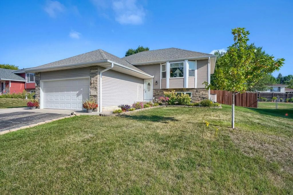 4055 151st Street W, Rosemount