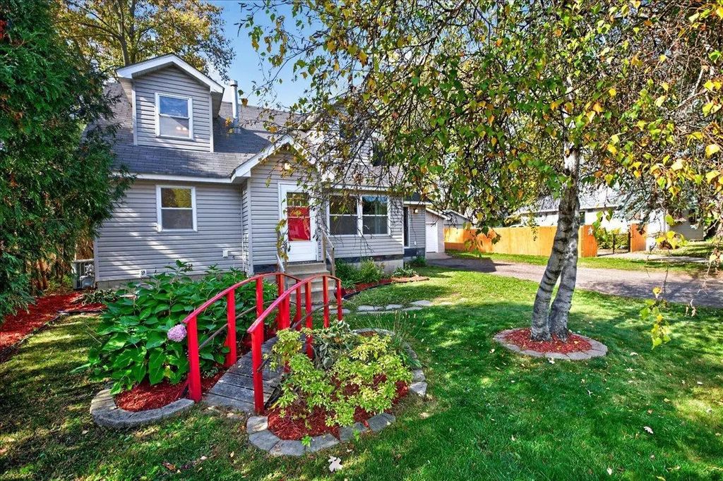744 6th Street Se, Forest Lake