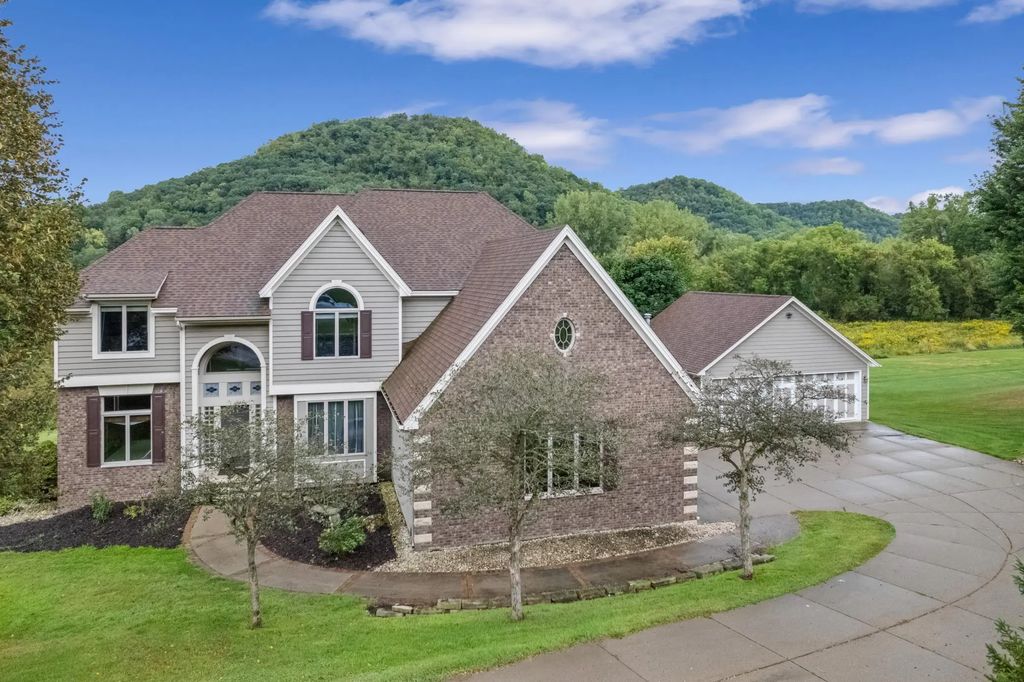 801 Spring Brook Drive, Winona
