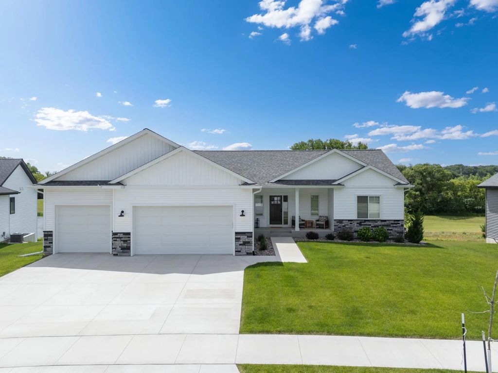 1892 Hadley Hills Drive Ne, Rochester