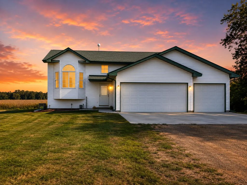 11117 State Highway 70, Pine City