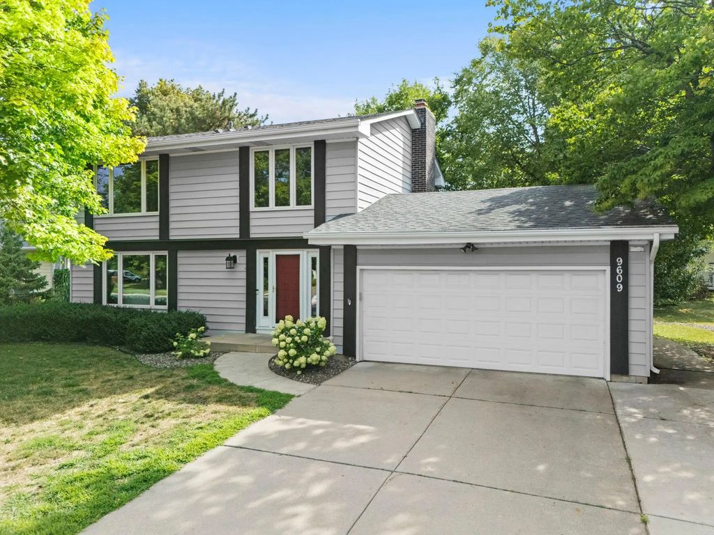 9609 Utica Road, Bloomington