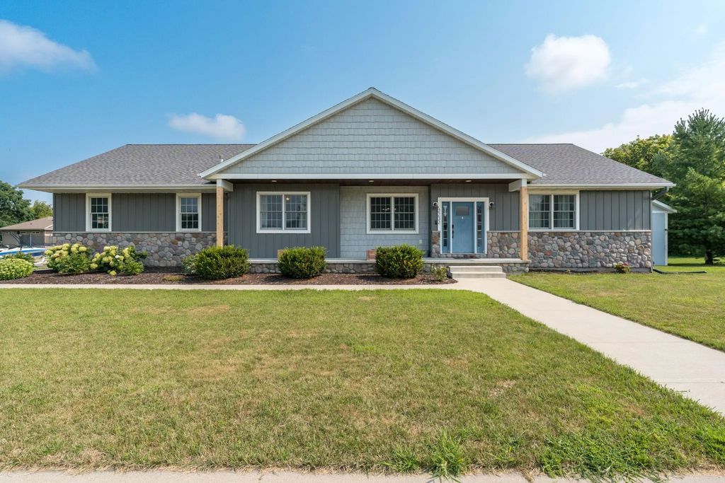 2232 Coventry Lane, North Mankato